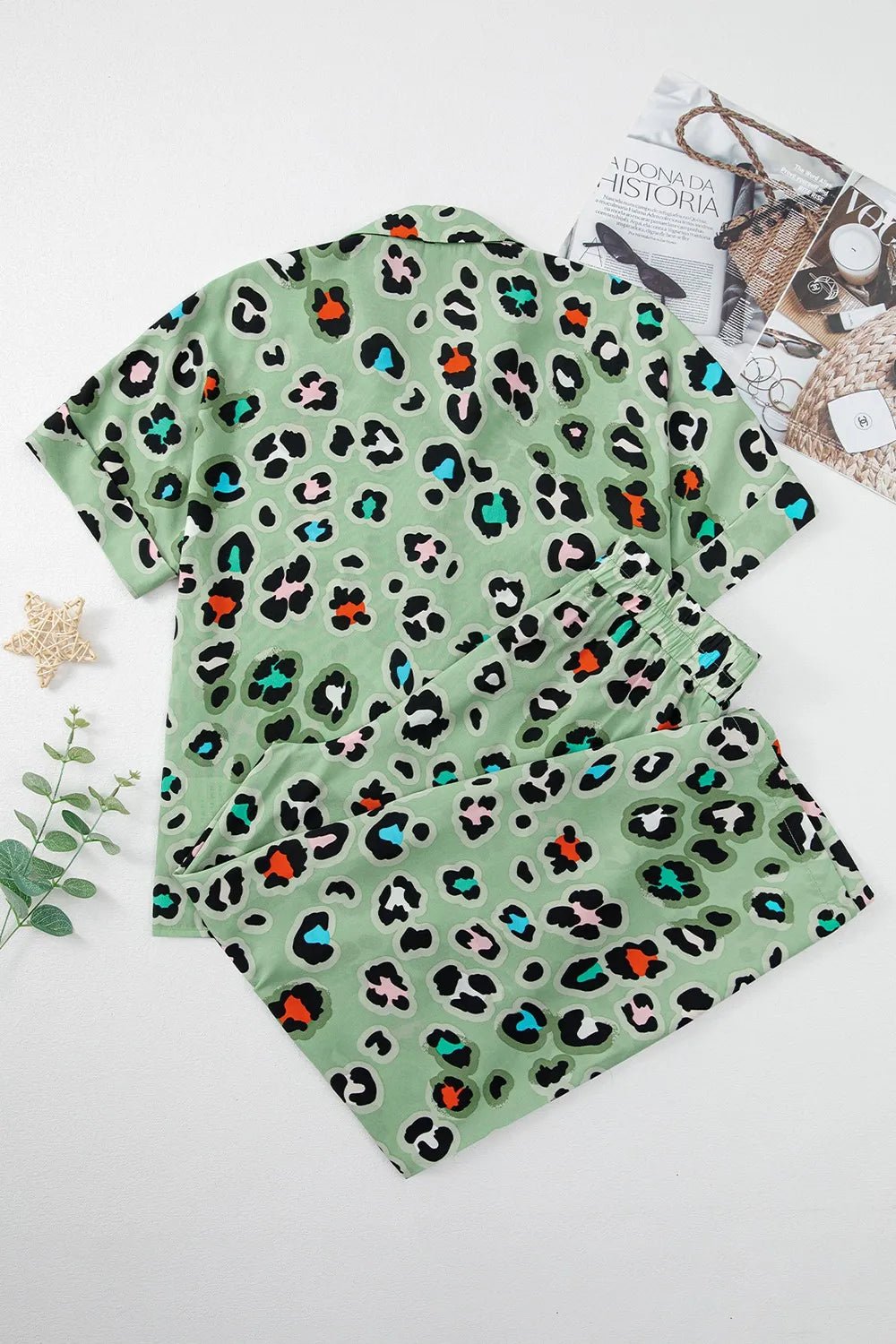 Set mit Leopardenmuster: Oberteil mit Kragen und Hose - Livezo