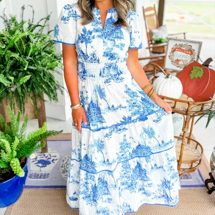 Damenkleid im ethnischen Stil mit Blumenmuster