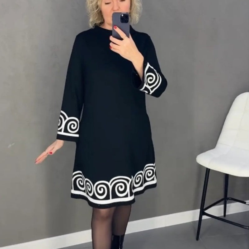 Abstrakt gemustertes Langarmkleid