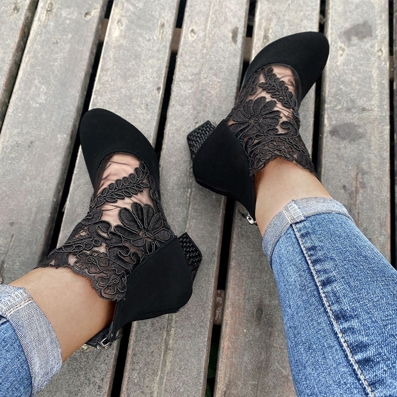 Lace High Heels - Anmutig, stilvoll & zeitlos