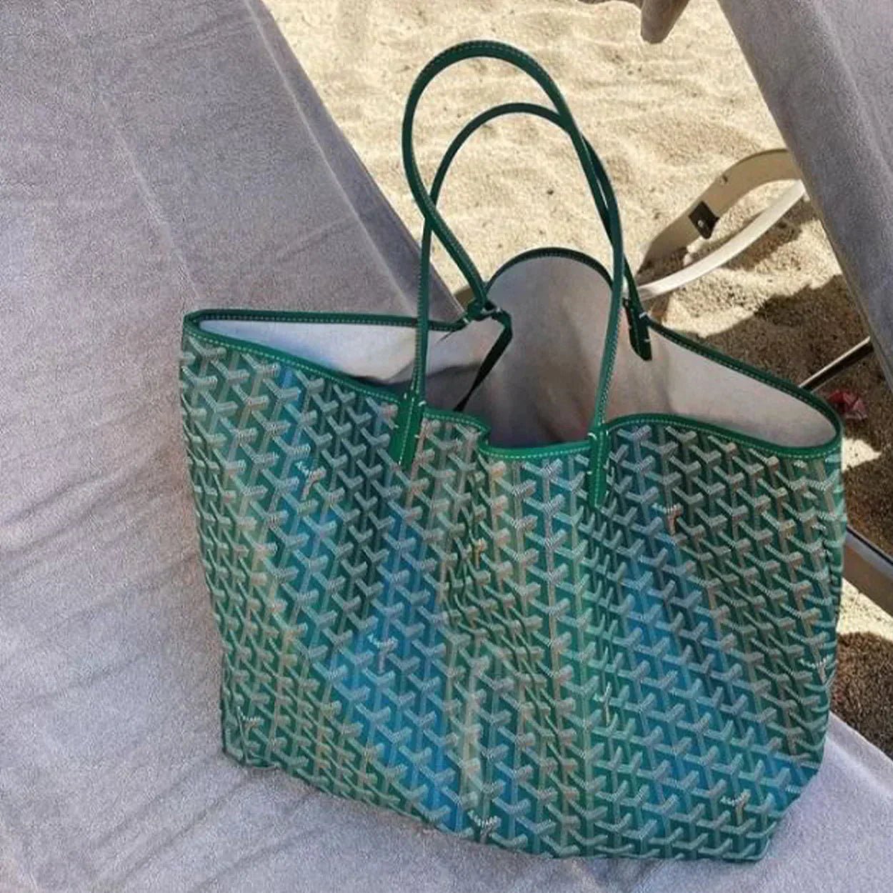 Stilvolle Tote Bag im Croyard - Stil - Livezo